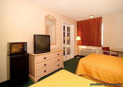 Отель Ramada By Wyndham Albuquerque East Номер фото